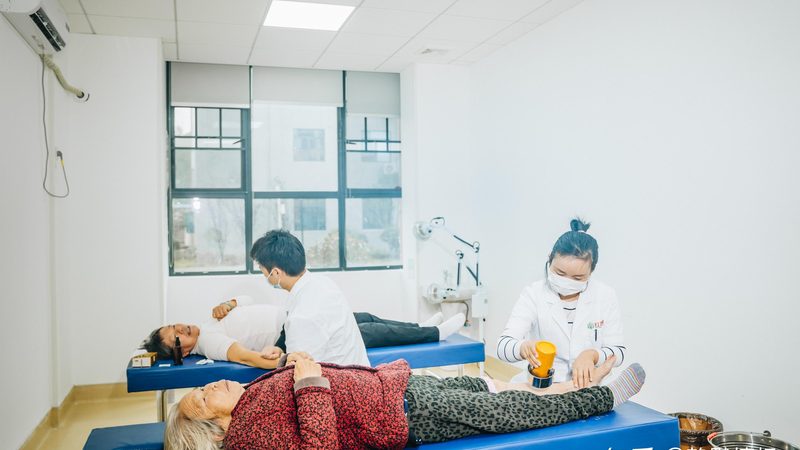 上海老年助餐卡充值优惠，如何享受政策红利？**