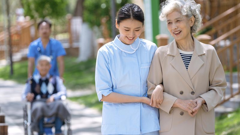 家庭失能老人护理包定制方法
